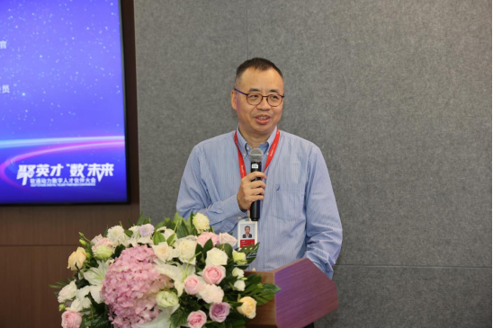软通动力董事兼首席人力资源官、软通教育董事长、教育部就业指导委员会委员黄颖